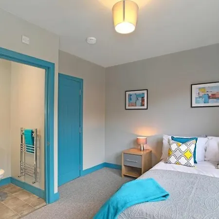 Guest house Elland Road *