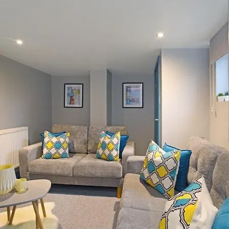 Elland Road Guest house *