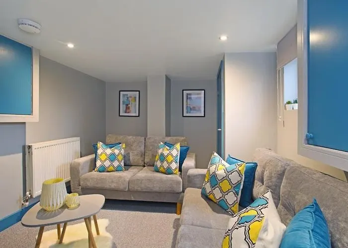 Elland Road Guest house *